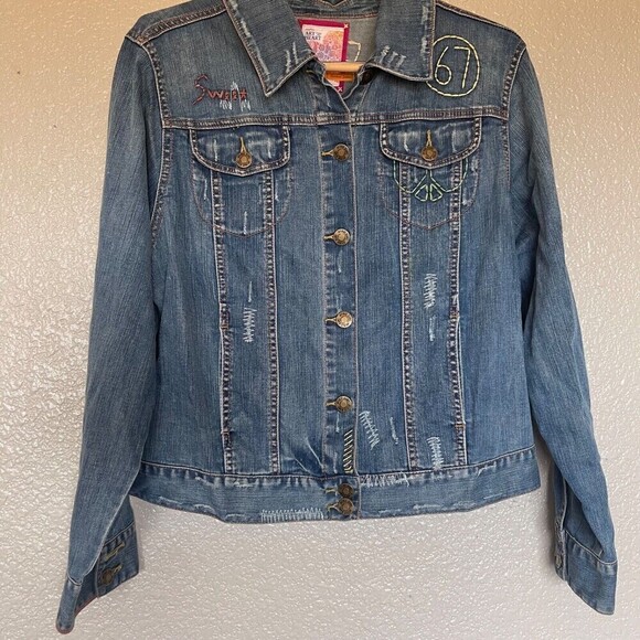 Avenue Jeans Distressed Embroidered Denim Jacket Size 14/16 - Picture 2 of 7